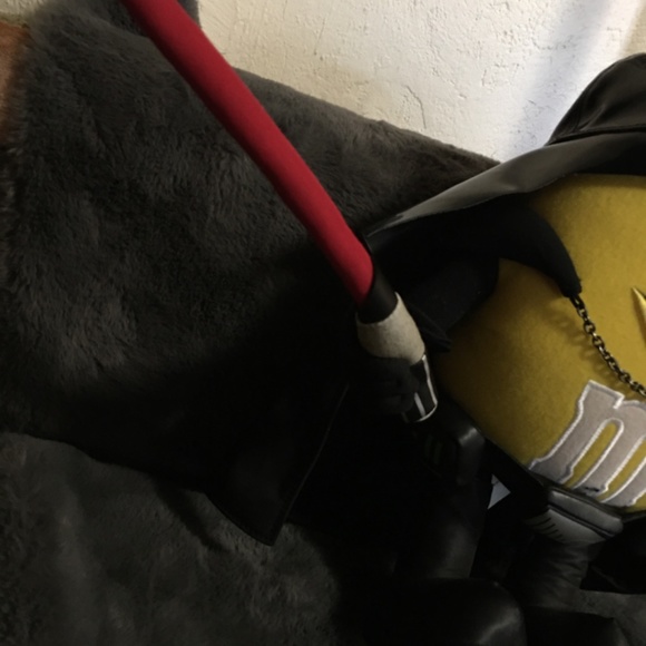 M&M Darth Vader plush - Picture 3 of 5